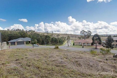 11 Harcourt Pde, Macquarie Hills, NSW 2285
