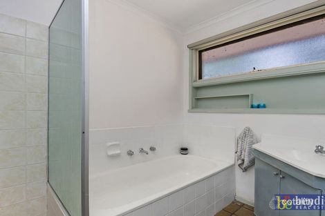 Property photo of 21 Kirily Court White Hills VIC 3550