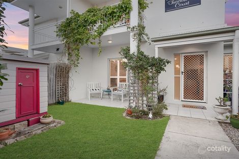 Property photo of 2/15 Drayton Terrace Wynnum QLD 4178