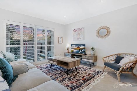 Property photo of 2/15 Drayton Terrace Wynnum QLD 4178