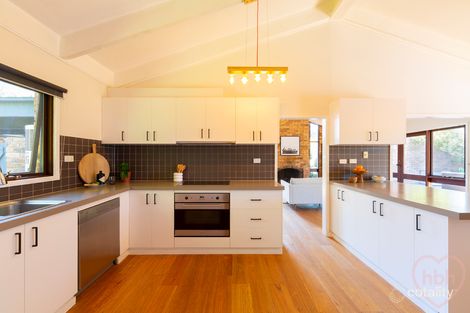 Property photo of 9 Mowle Place Weetangera ACT 2614