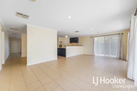 Property photo of 2 Gum Place Pakenham VIC 3810