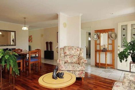 Property photo of 5 Michael Court Ooralea QLD 4740