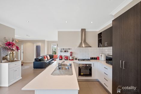 Property photo of 1/3 Sovereign Boulevard Melton West VIC 3337