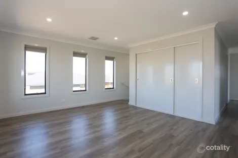 Property photo of 63 Bingham Circuit Thornhill Park VIC 3335