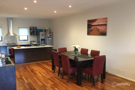 Property photo of 10/4 Hopetoun Green Caroline Springs VIC 3023