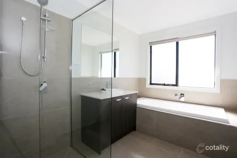 Property photo of 63 Bingham Circuit Thornhill Park VIC 3335