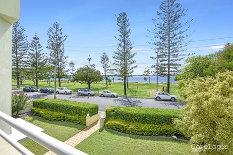 Property photo of 4/194 Marine Parade Labrador QLD 4215