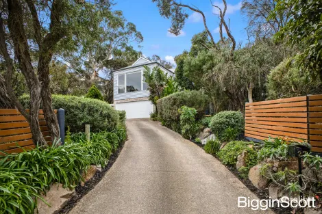 27 Fairbairn Ave, Mount Martha, VIC 3934