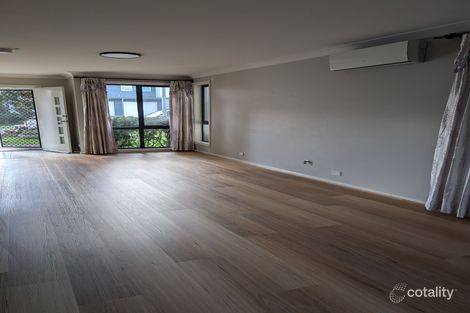 Property photo of 42 Sovereign Circuit Glenfield NSW 2167