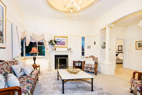 Property photo of 1 Bournian Avenue Strathmore VIC 3041