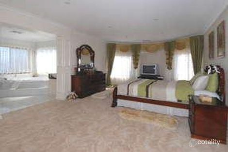 Property photo of 2 Ferntree Walk Roxburgh Park VIC 3064