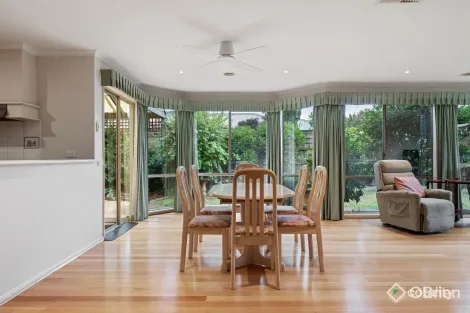 Property photo of 15 The Quadrant Narre Warren South VIC 3805