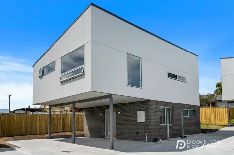 107 Bass St, Warrane, TAS 7018