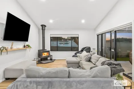 Property photo of 25 Ziebell Circuit Wodonga VIC 3690
