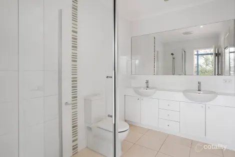 Property photo of 5/25 Clay Drive Doncaster VIC 3108