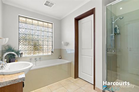 Property photo of 8 Hargrave Court Mill Park VIC 3082