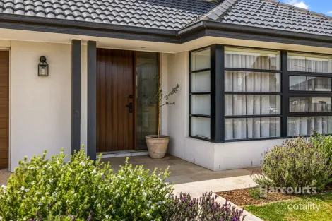 Property photo of 41 Mamic Boulevard Fraser Rise VIC 3336