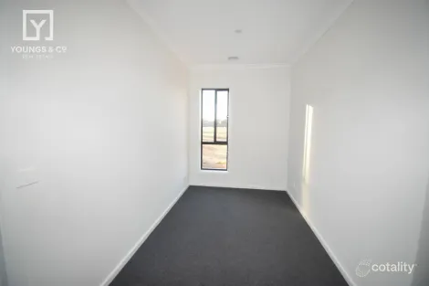 Property photo of 10 Sunflower Drive Mooroopna VIC 3629
