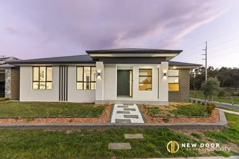 Property photo of 9 Briand Crescent Googong NSW 2620
