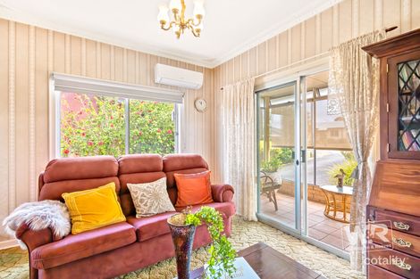 Property photo of 18 William Street Yakamia WA 6330