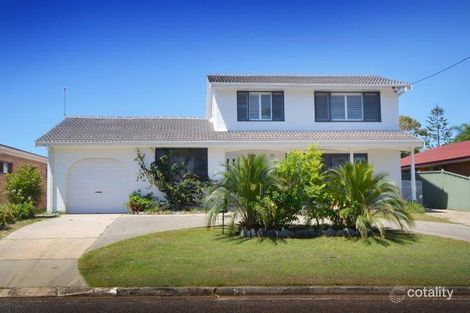 Property photo of 28 Shelly Beach Road Port Macquarie NSW 2444