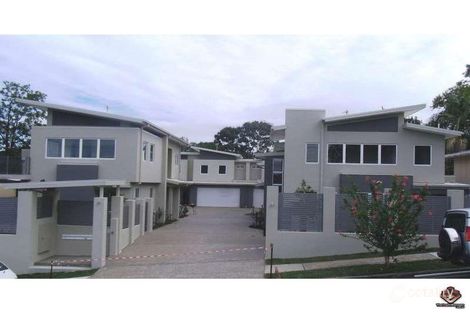 13-15 Chirn Cres, Labrador, QLD 4215