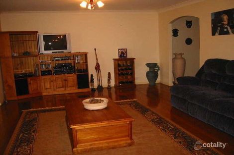 Property photo of 4 Ebony Close Hillvue NSW 2340
