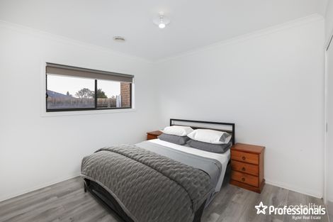 Property photo of 2/3 Mitchell Road Melton South VIC 3338
