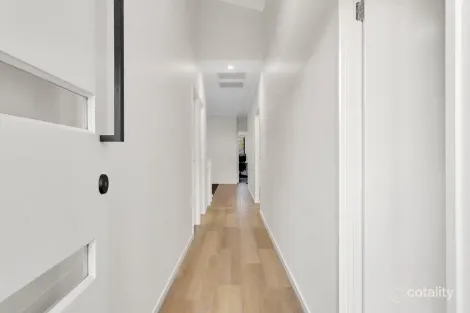 Property photo of 40 Cooper Way Spring Mountain QLD 4300