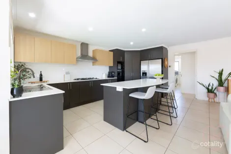 Property photo of 2 Polwarth Circuit Dunlop ACT 2615