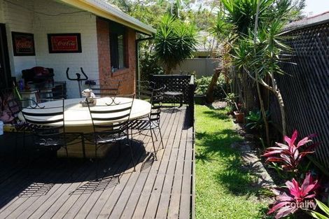 Property photo of 2/140 Oxley Drive Paradise Point QLD 4216