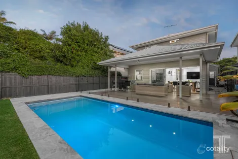 25 Moreton Ave, Wynnum, QLD 4178