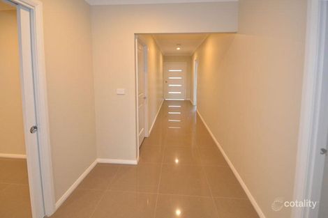 Property photo of 33 Kerrigan Crescent Elderslie NSW 2570