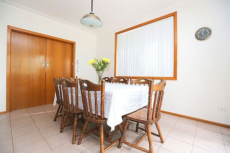 Property photo of 4 Arana Close Georges Hall NSW 2198