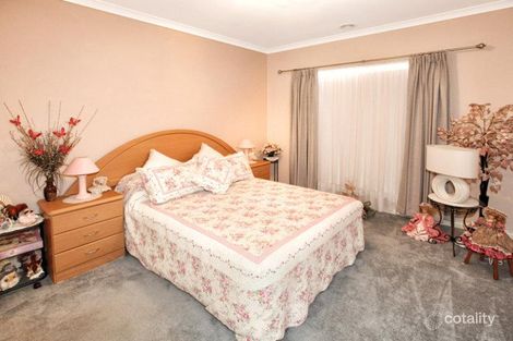Property photo of 2 Simeto Way Roxburgh Park VIC 3064