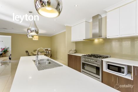 Property photo of 27 Kindred Avenue Cranbourne North VIC 3977