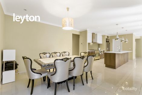 Property photo of 27 Kindred Avenue Cranbourne North VIC 3977