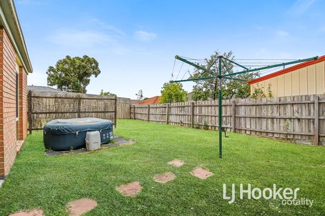 Property photo of 16 Linmac Drive Hampton Park VIC 3976