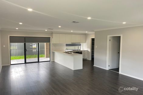 2/51 Clearfield Ave, Austral, NSW 2179