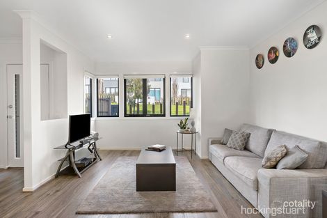 Property photo of 74 Camera Walk Coburg North VIC 3058