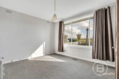 Property photo of 8 Roslyn Street Strathmore VIC 3041