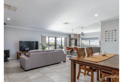 Property photo of 3 Tweed Place Dubbo NSW 2830