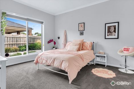 Property photo of 2/13 Haywood Grove Melton West VIC 3337