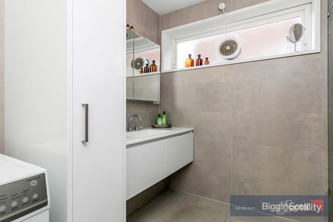 Property photo of 1/210 Inkerman Street St Kilda East VIC 3183