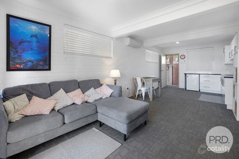 Property photo of 2 Amaroo Road Hillvue NSW 2340