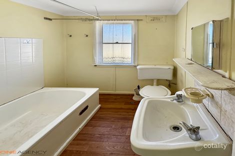Property photo of 29 Adina Crescent Orange NSW 2800