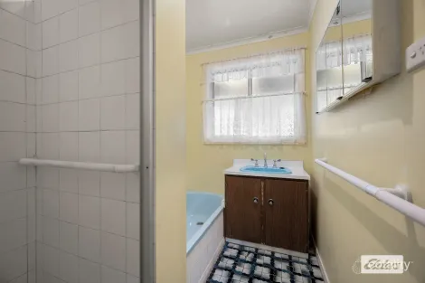 Property photo of 3 Elsa Court Wodonga VIC 3690