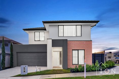 69 Hikari Cres, Cranbourne South, VIC 3977