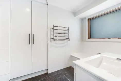 Property photo of 6 Caroline Crescent Cranbourne West VIC 3977